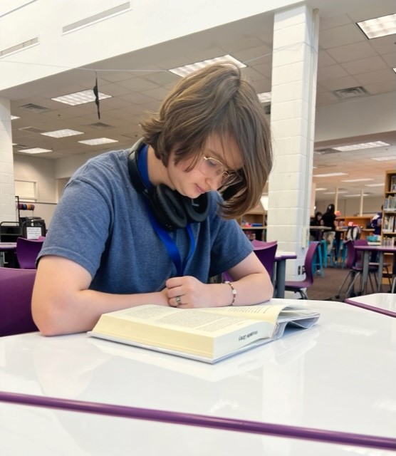 WSHSNNLib's tweet image. Students visited for book talks and book check outs as part of a genre study assignment.  @NNPSArts @NNPSWoodside @oliviacanwrite