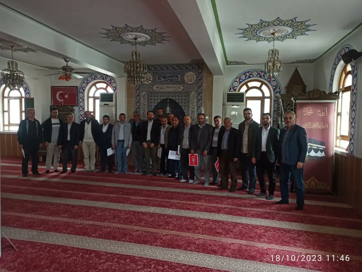 Kitap oku-yorum projesi kapsamında İlçe Vaizimiz Serkan Ağa'nın katılımlarıyla 3. ve 4. Gruptaki hocalarımız müzakere için bir araya geldiler.
<a href="/diyanethbr/">Diyanet Haber</a> 
<a href="/AkyurtKaymakaml/">Akyurt Kaymakamlığı</a>