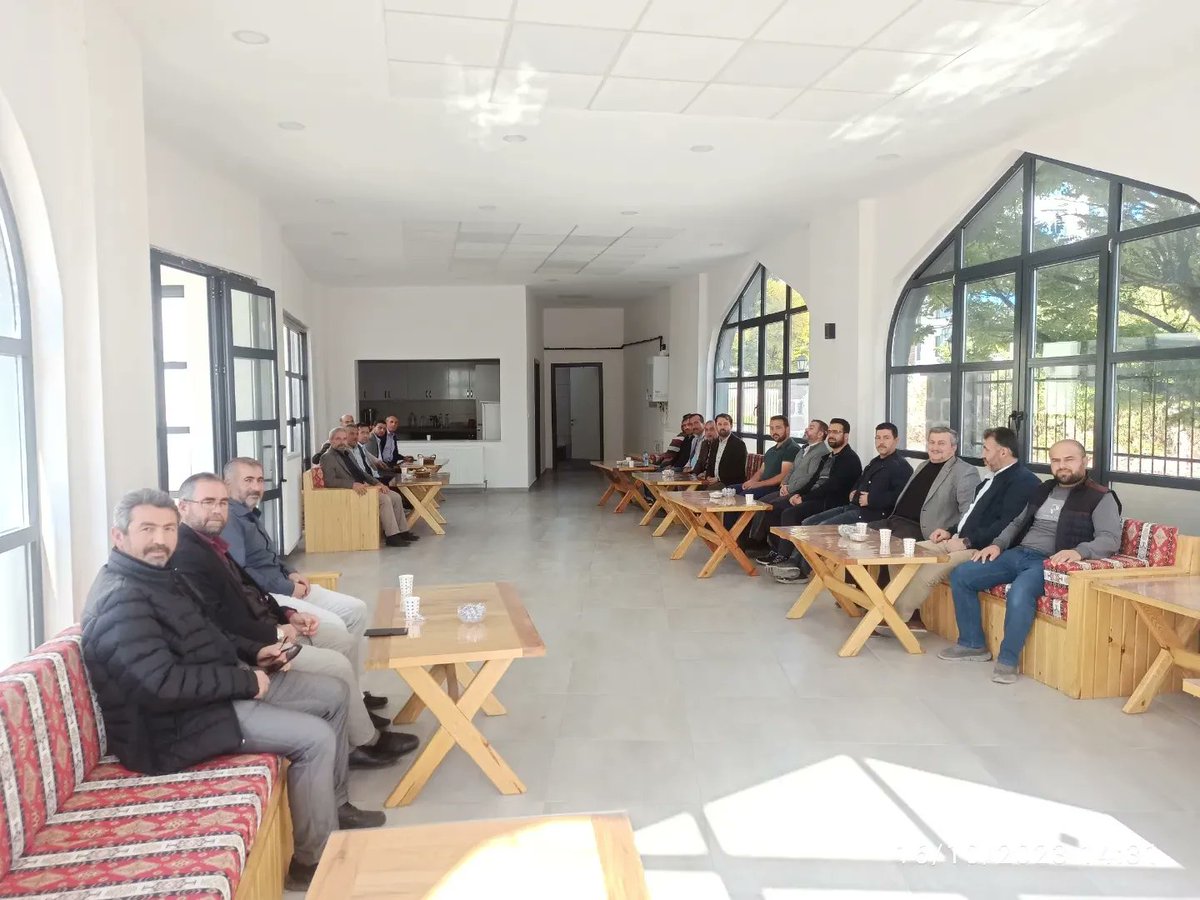 Kitap oku-yorum projesi kapsamında İlçe Vaizimiz Serkan Ağa'nın katılımlarıyla 1. ve 2. Gruptaki hocalarımız müzakere için bir araya geldiler.
<a href="/diyanethbr/">Diyanet Haber</a> 
<a href="/AkyurtKaymakaml/">Akyurt Kaymakamlığı</a>