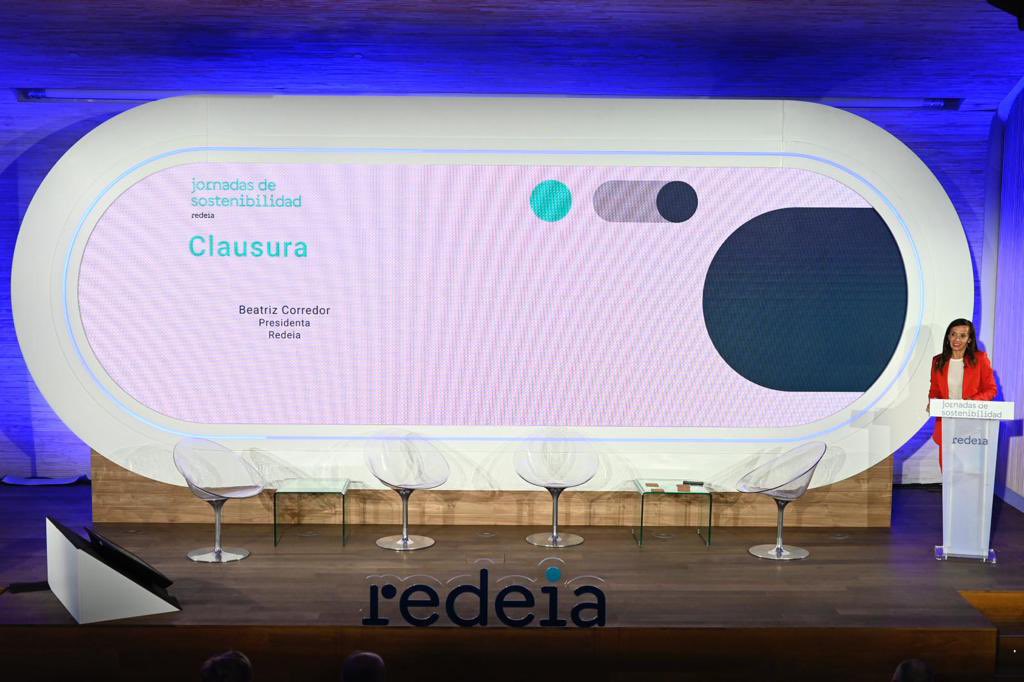BeatrizCorredor's tweet photo. Punto y final a #JSRedeia23. A los ponentes que nos han acompañado: gracias por poner la #sostenibilidad en el centro. En @RedeiaCorp seguiremos haciéndolo, ahora con nuestra Estrategia de Impacto Integral, para maximizar nuestro impacto social y ambiental. ¡Hasta la próxima! https://t.co/kMxI222GmE