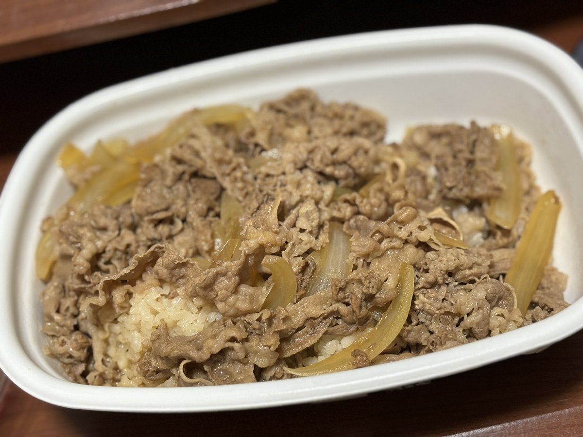 kengo_mg's tweet photo. すき家の牛丼 https://t.co/OV8VX76sXi