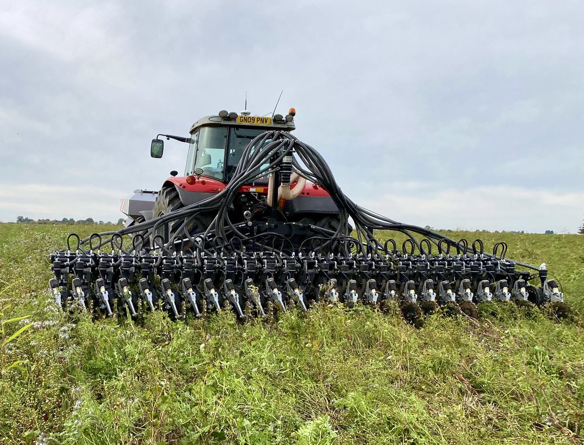 HorizonAgri's tweet photo. ⭐️ PRE-LAUNCH EXCLUSIVE ⭐️ 

Horizon will be launching a new mounted platform for the DSX seed drill at @AGRITECHNICA 2023.

The M:DSX will be available in working widths of 3m, 4m, 4.8m, 5m and 6m with either 22cm or 25cm row spacings. https://t.co/tkL4vIqUA4