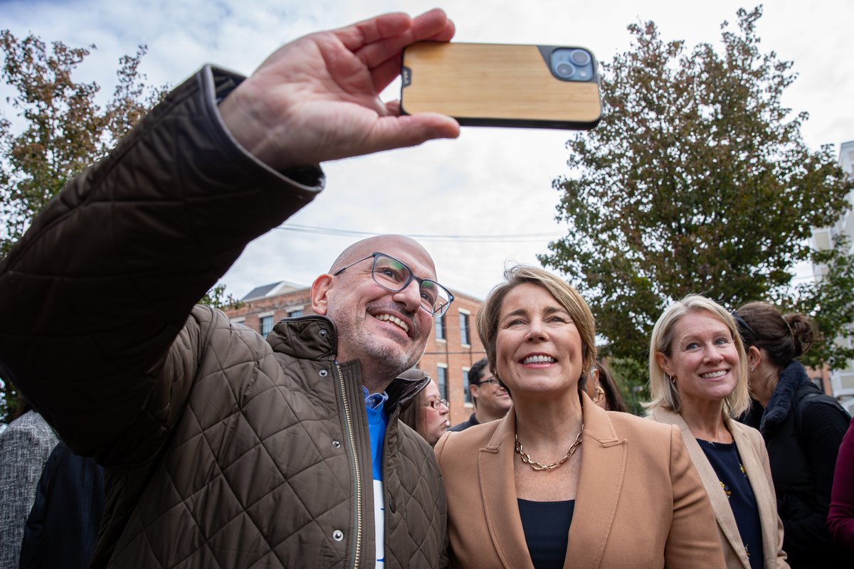 MassGovernor's tweet photo. We can be honest about the housing market in Massachusetts right now. Rent eats up paychecks. Homeownership seems out of reach.

To bring down costs, we need more places to live. Today, we filed the Affordable Homes Act — our blueprint to create and rehab more than 65K homes. https://t.co/S1DYnz0BYj