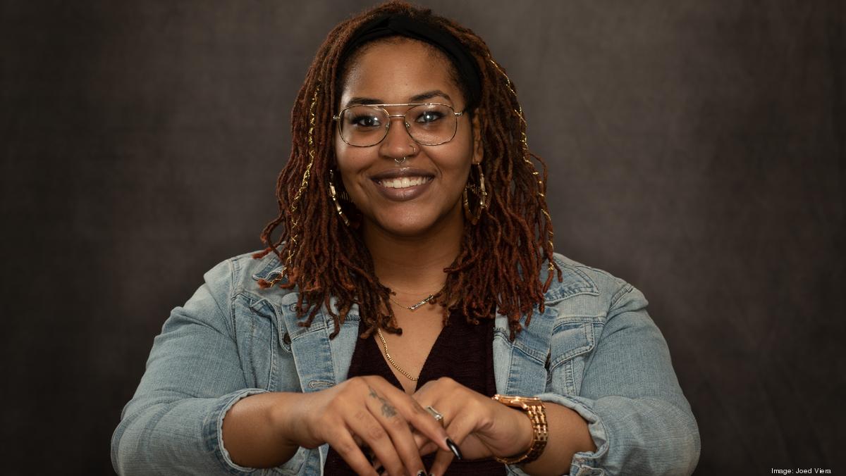 📷 Exciting News! 📷
We are thrilled to announce that the incredibly talented poet Jillian Hanesworth has graciously agreed to be the Master of Ceremonies for this year's Compass House Annual Dinner! 📷📷 

Get your tickets here: compasshouse.networkforgood.com/events/61760-c…