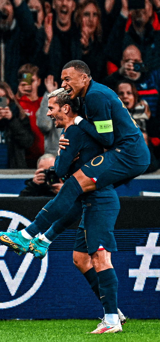 Footballogue's tweet photo. Mettez vos meilleurs fonds d’écran foot sous ce tweet. 🎨👀

On commence ! 🇫🇷 https://t.co/JxUXqoGHSy