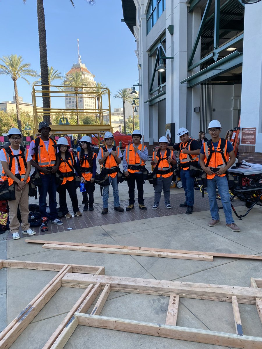 chstoads's tweet photo. ROP Construction students getting ready for the CTE Expo! 

#toadpride 
#cteexpo 
#ROP https://t.co/twMT9F4Tbt