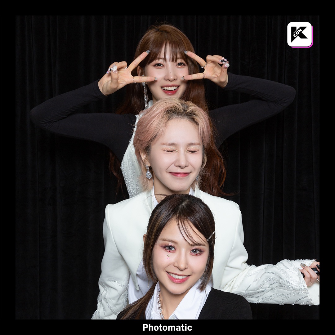 kconsaudiarabia's tweet photo. 💘#EVERGLOW's Special Photo 📷✨
 w/ @photomatic_real
It only took few frames to bring back unforgettable memories 

@EVERGLOW_twt
#KCONSAUDIARABIA2023
💚10/6 ~ 10/7
✨Let’s #KCON ! https://t.co/2Dx0GsbBuT