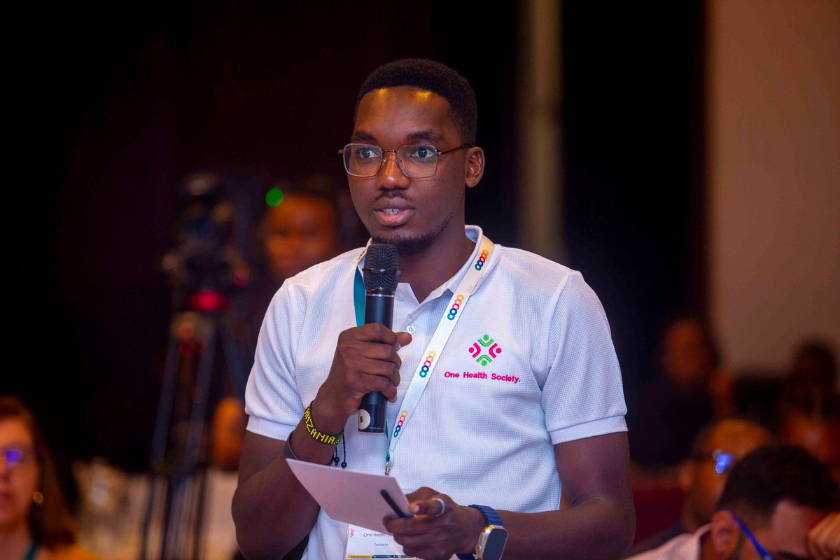 yangaza209's tweet photo. In Serving our generation in public health,Young people must have their voices heard at all times b'se they are true definition of our future.
We are really proud to our Team lead of @onehealth_tz & @CheveningFCDO scholarship award Mr @HamisiMsagama.🎉
#OneHelath approach https://t.co/cAZT3KczLL