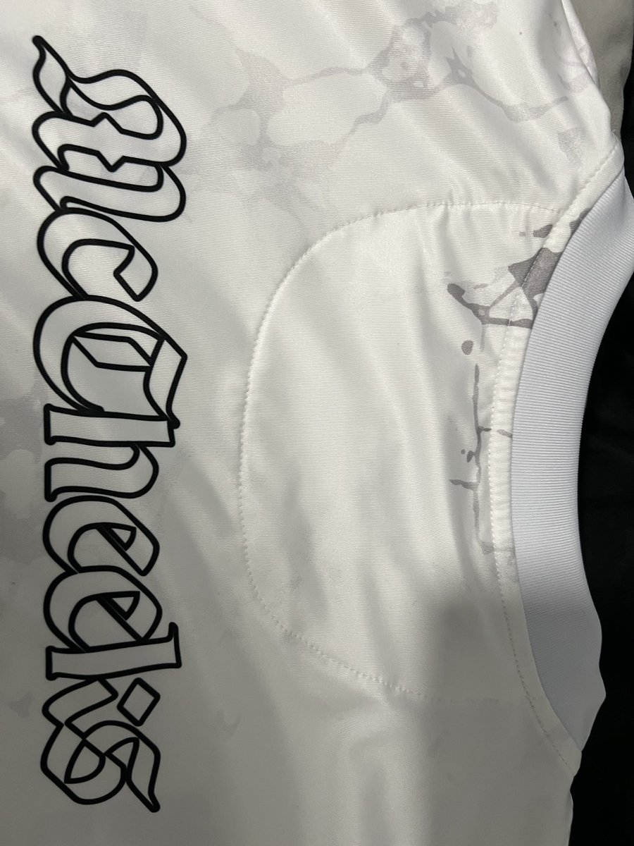 Thank you to <a href="/ChicagoEmpyre/">Chicago Empyre</a> for doing the giveaway! Such a sick Jersey🫡. EMP McCheeks?????