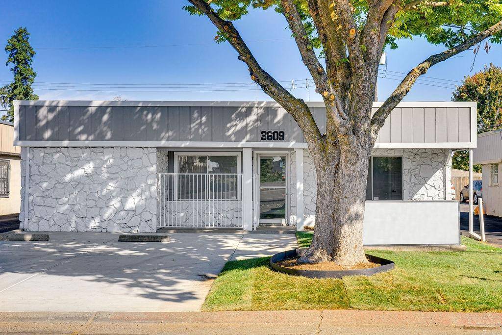 TeamSingh1's tweet photo. 3609 Marconi AVE, Sacramento, CA 95821 just hit the market!
Take a look at this awesome space: https://t.co/LetA7boGUE https://t.co/oqwgOwzQcx