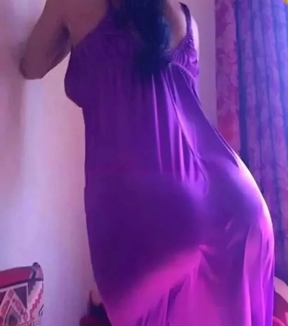 দেহে যদি কামনার আগুন একবার ধরে তাহলে তা সহজে মিটে না, যদি না স্বামীর সাথে আর একজন ছেলে না থাকে, আমার খুব পছন্দ দুজনের চুদা খাওয়া।