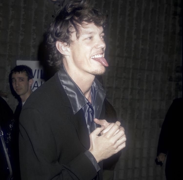 TheCinesthetic's tweet photo. Matthew Lillard at the premiere of Scream, 1996 https://t.co/FJOsa6gaOK