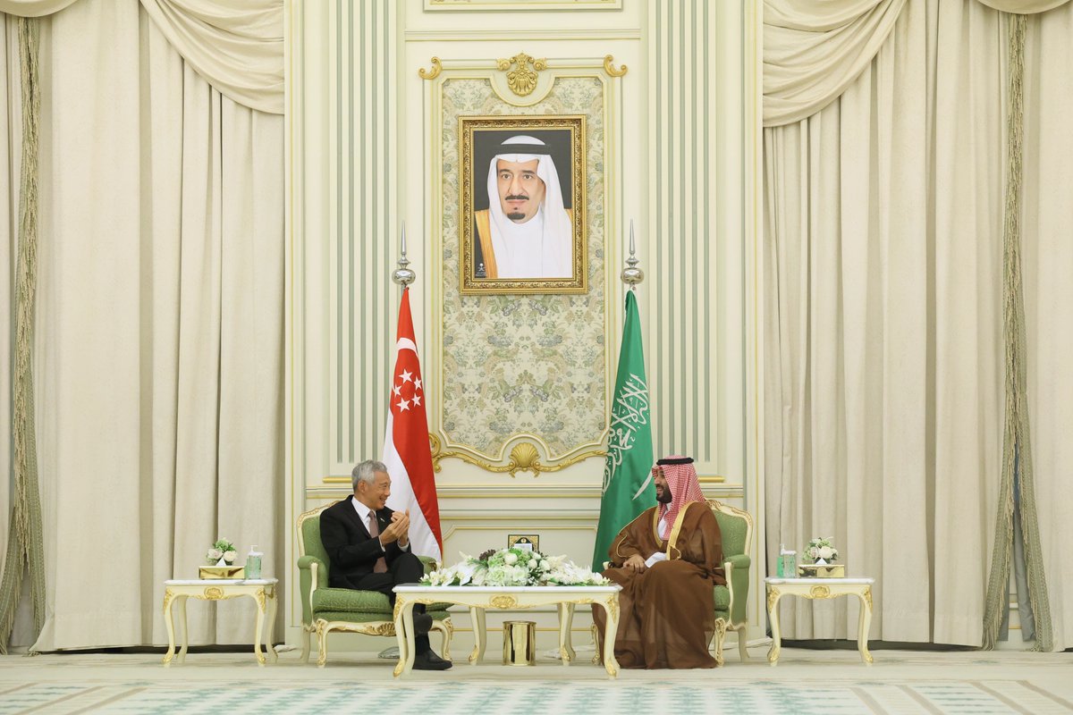 leehsienloong's tweet photo. A fruitful mtg with Saudi Crown Prince &amp; PM, HRH Mohammed Bin Salman Al Saud tdy. We agreed to elevate our excellent bilateral relations in several areas &amp; welcomed the multifaceted cooperation under the Saudi-Singapore Joint Committee. – LHL https://t.co/h0dpPc5nZa https://t.co/2E0uWIoWYQ