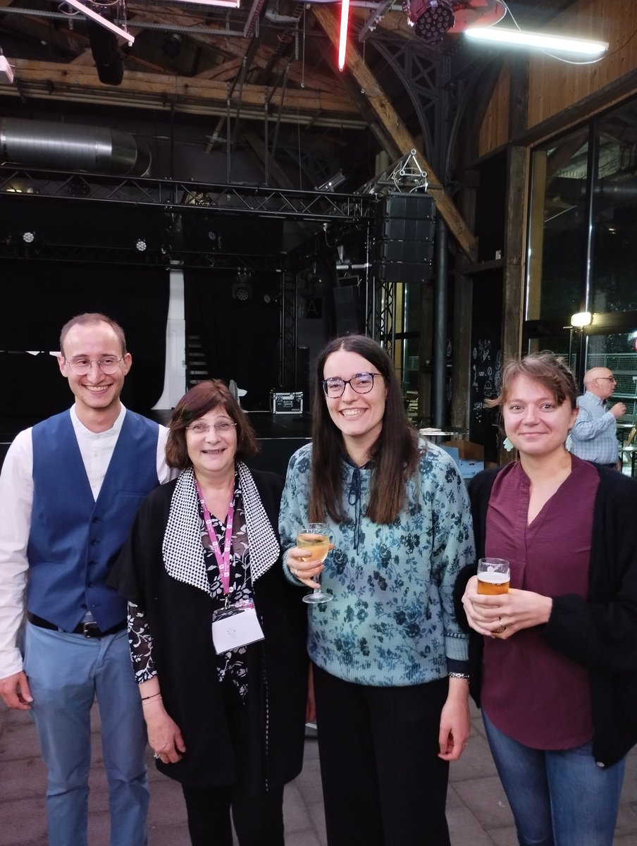 L'équipe @laboRegards du #RIODD 2023 <a href="/CRetsinHarry/">Camille RETSIN-HARRY</a> <a href="/DorianMrcs/">Dorian Mrcs</a> @dominiqueroux1 et la super-organisatrice Adèle Sébert #Economie #gestion <a href="/MaisonSHS_URCA/">Maison des SHS - Université de Reims</a> <a href="/universitereims/">Université de Reims Champagne-Ardenne</a>