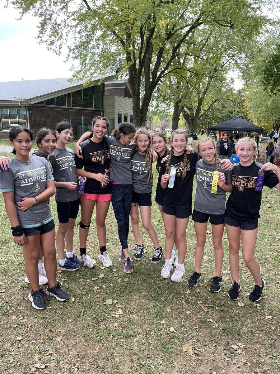 Our Admiral girls representing <a href="/StNicholasHCDSB/">St. Nicholas CES Oakville</a> after a great cross country race! Thanks @HCAA2017 for another fantastic meet!