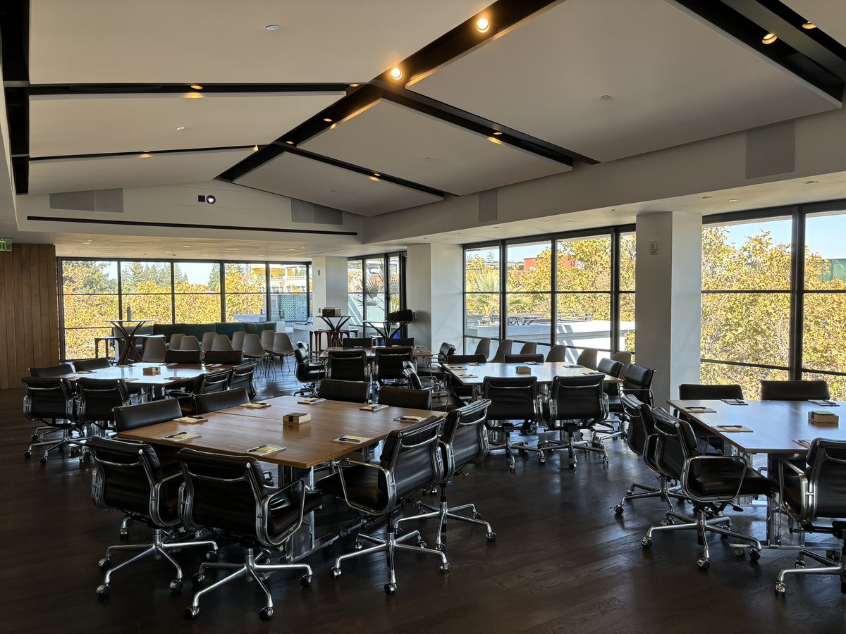 Our early-stage CEO Summit is finally happening!! Excited to welcome 50 of our founders to our HQ in Palo Alto. Can’t wait for these seats to be filled soon ✨