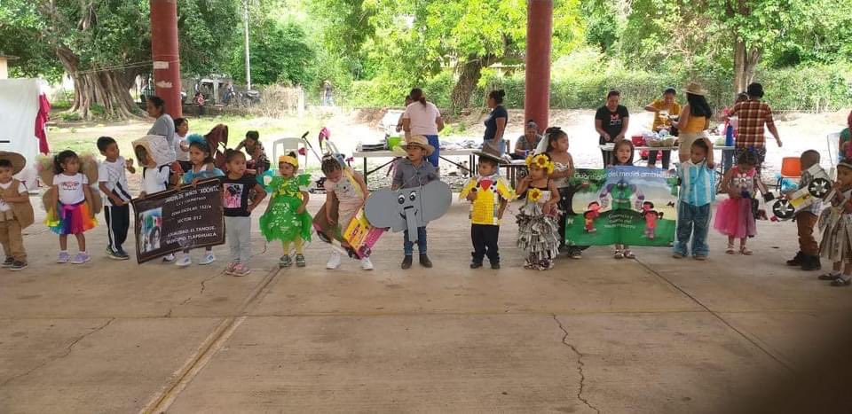 EducGuerrero's tweet photo. 🌎#CuidandoElMundo | La comunidad escolar del Preescolar "Xochitl", ubicado en la comunidad del Tanque, Mpio. de Tlapehuala, se sumaron a las acciones a favor del cuidado del Medio Ambiente. 🏫👌
Hoy “Día internacional de Protección a la Naturaleza”. 🏞️ https://t.co/Yxcx8Z6Pih