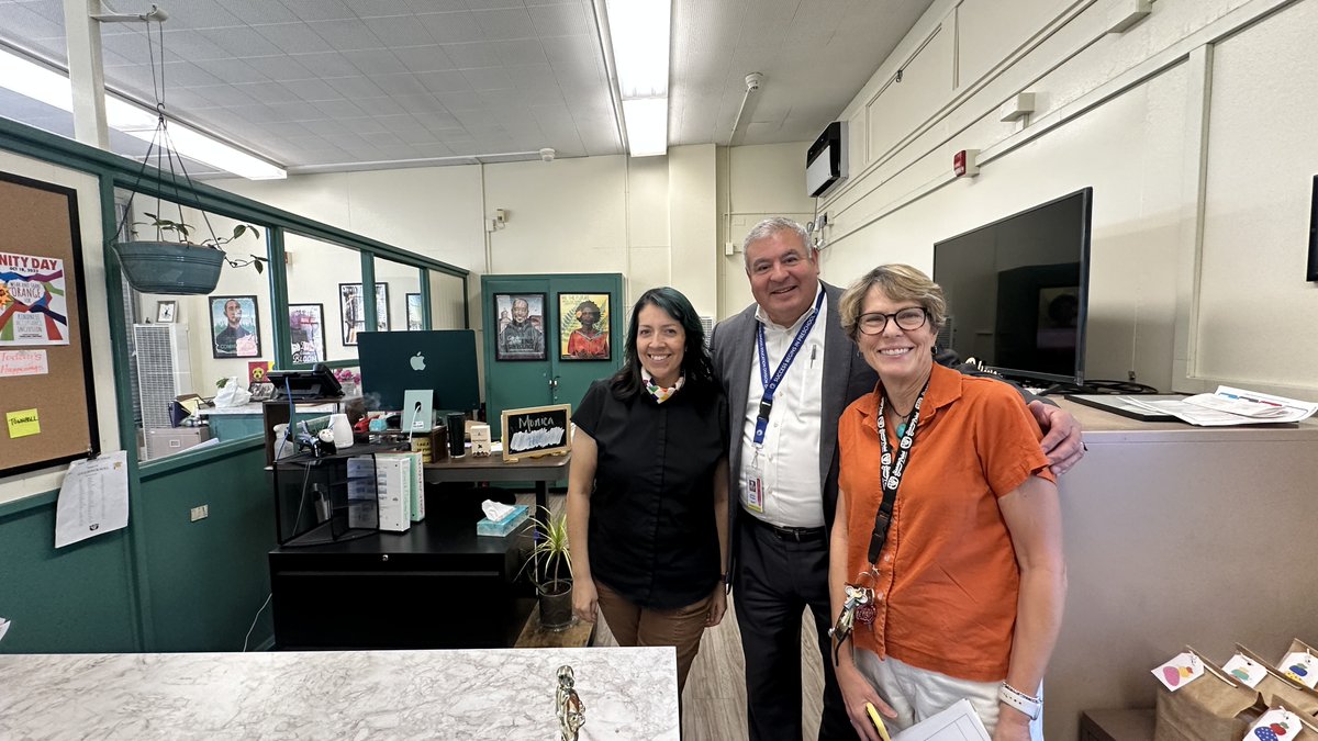 4Transitional's tweet photo. We recognize Principal Jepson and Office Manager Parga Diyarza at Stoney Point Continuation High School for their great work. Thank you both! https://t.co/PDjkb1gPST