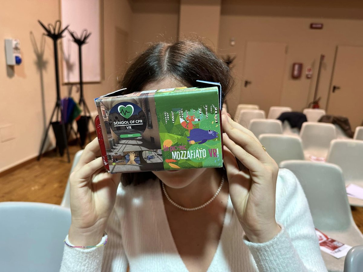 #settimanaviva #Forlì #FabbricaCandele A lezione di rianimazione cardiopolmonare: tanti bimbi e giovani alla scoperta delle manovre salvavita 👉 shorturl.at/sxET9 #WorldRestartAHeart #MiStaiACuore #KidsSaveLives #VirtualReality