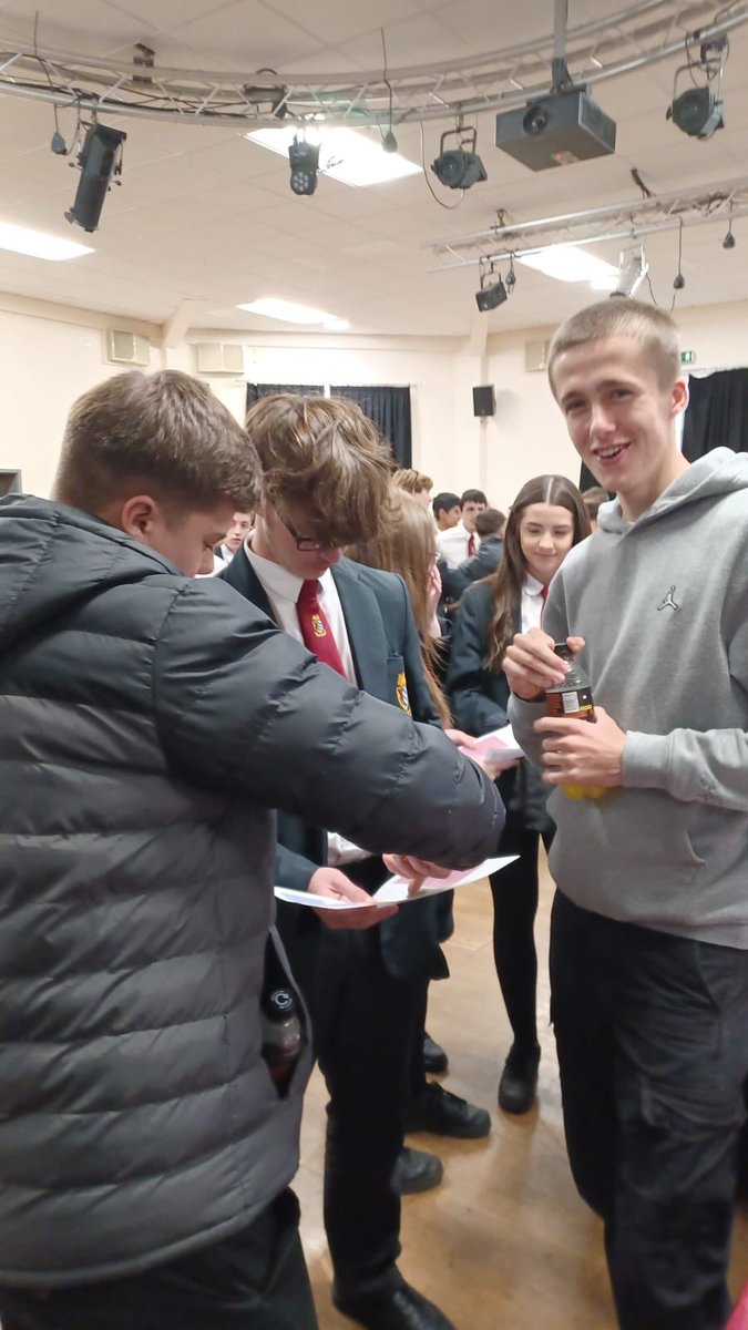 MalbankSixthF's tweet photo. Sixth Form Open Afternoon was a huge success! It was fantastic to introduce our wonderful Year 11 students to everything we offer, with support from teachers and students from across the Sixth Form community https://t.co/mlTmKOfGhf