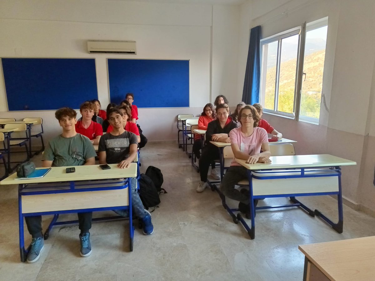 teyfenlisesi's tweet photo. Okulumuzun dahil olduğu Erasmus+ 220 SCH türünde @EcoThings projemiz kapsamında seçilen çalışma grubumuza, İngilizce Öğretmenimiz Gülsen AŞIKLI tarafından Teknolojik İngilizce kursumuz başlamıştır.
#EcoThings
#teknik
#ingilizce
#technicalenglish
@antalyamem07
@KasIlceMEM https://t.co/begvfjO0z5