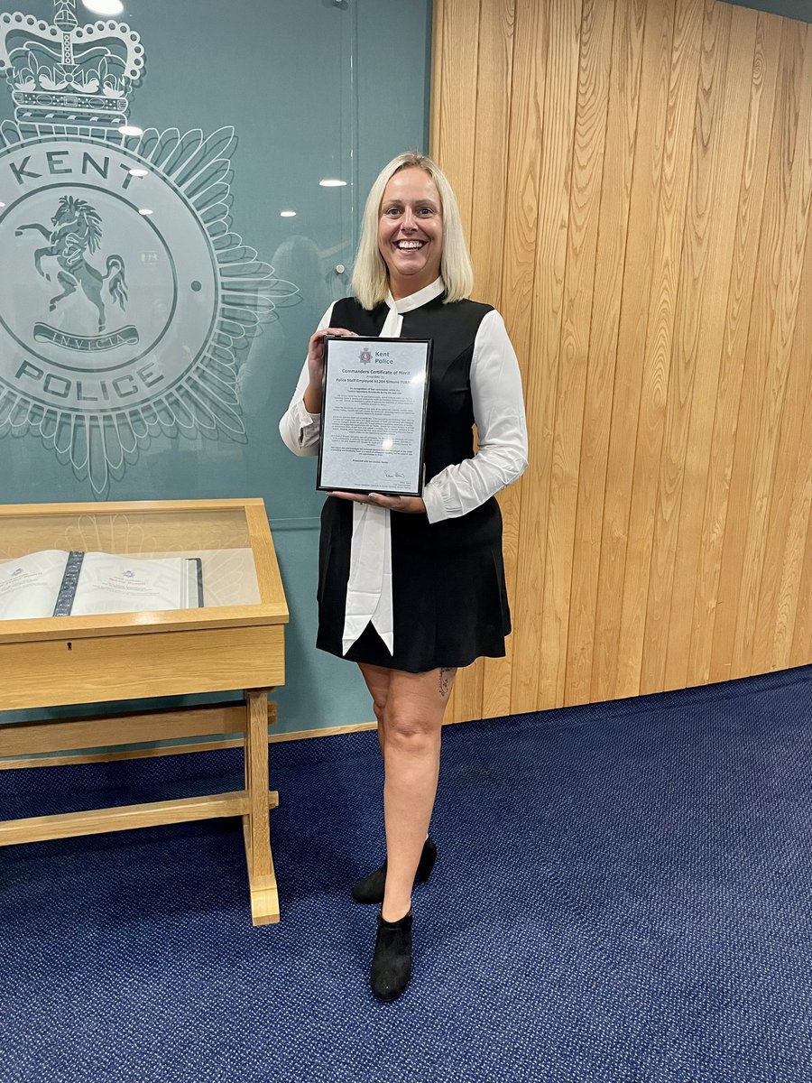 Janine Jury tweet media