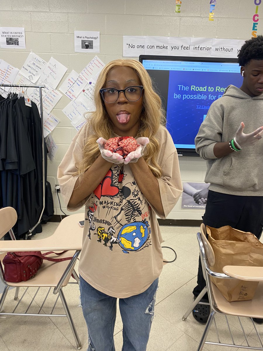 Using a real COW BRAIN to help understand how the human brain works! #APpsychology @overbrookrams