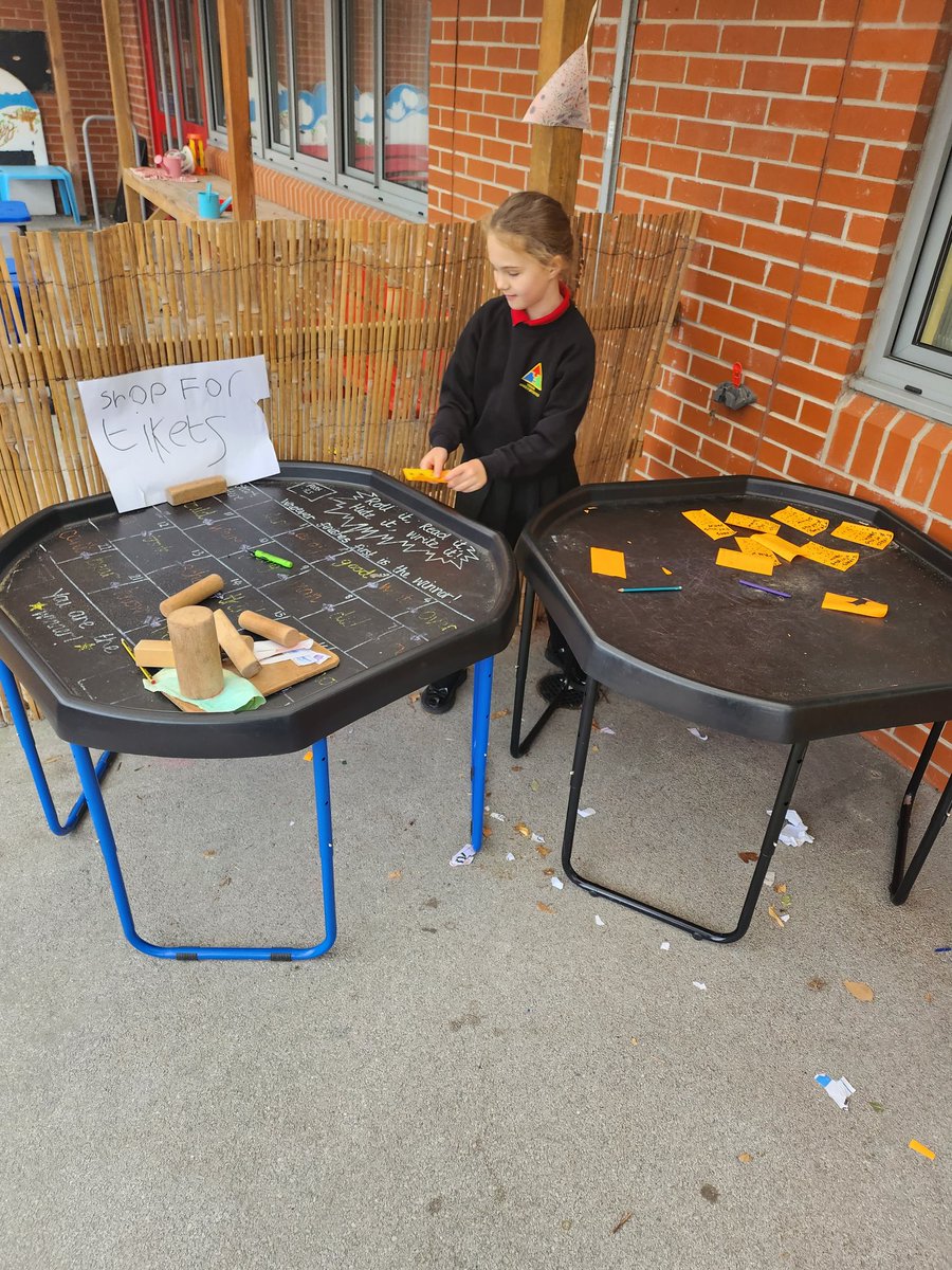 Another fantastic build today, The Stiwt, complete with an audience, a snack shop and a ticket seller!  <a href="/MaesYMynydd/">Ysgol Maes Y Mynydd</a>