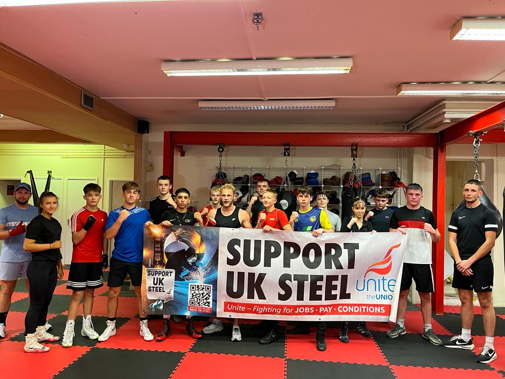 Support for our Workers' Plan for Steel is growing in #steel communities across the UK. 

Now our politicians must #SupportUKSteel and put our plan into action.

🥊Riddings Boxing Club in #Scunthorpe back our plan. 

✍️Add your name and join them: megaphone.org.uk/p/SaveUKSteel