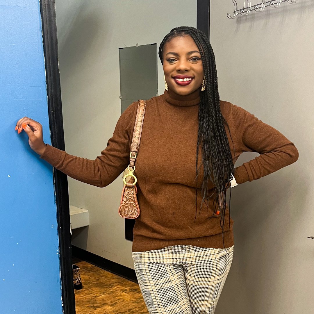 TriadGoodwill's tweet photo. Which under $30 thrift outfit are you loving the most? I challenge you on your next thrift trip to see how many outfits you can create for under $30! Happy Thrifting!
#FallOutfitIdeas Under $30 at #TriadGoodwill from @akeyachic
https://t.co/SBc060ZOCy https://t.co/QfjR9aZYrZ