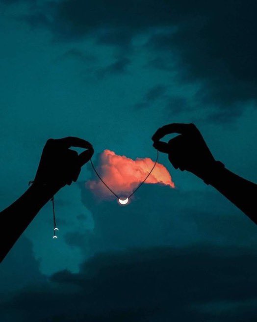 Ali_Riv_'s tweet photo. Saber que hay alguien ahí en tu corazón, que además de dejarse querer, te quiere bonito no tiene nombre, o sí, el tuyo...

Buenas noches y a soñar bonito. 🌙❤️💤🌹

#Apapachar https://t.co/eiPZxf10lf