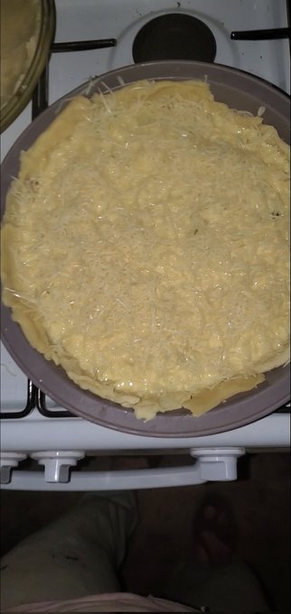 Quiche aux poireaux ! Trop bonne 😋😋 on s'est r&eacute;galer 😁 https://t.co/hi64MKXCZ9