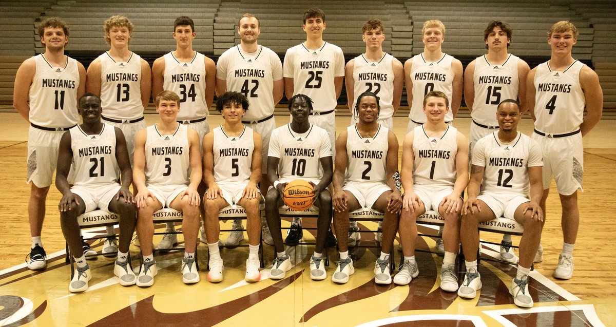 SMSUMustangsMBB's tweet photo. The 2023-24 SMSU men's basketball team #LetsRide https://t.co/3PYBecQaod