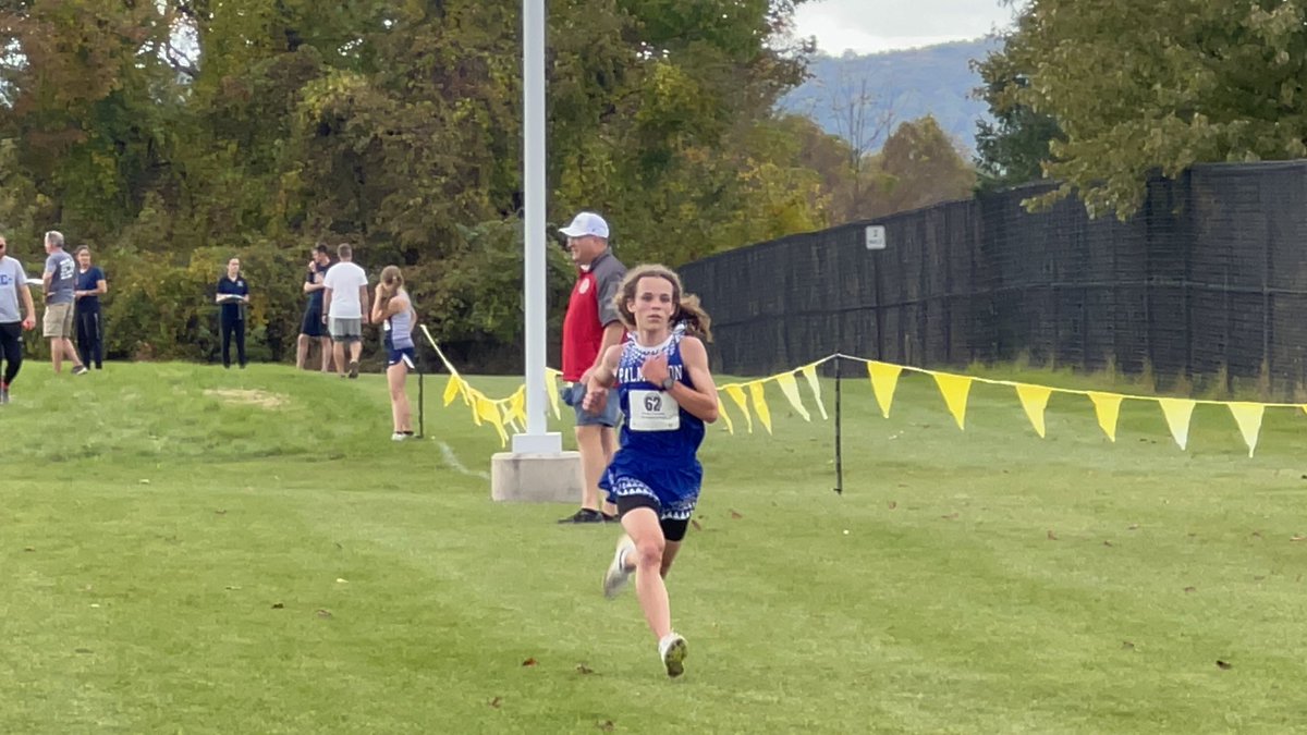 D11Sports's tweet photo. CHAMPIONSHIP WEDNESDAY: Your winner of today’s @Colonial_League Boys Cross Country Championship is  Connor Hibell of @PalmertonXc in a time of 17:03. @PalmertonHS @school_area 

Also- watch other runners make there way through the finish line including @D11Sports student Reporter @ChaseEllerD11 of @WASDAthletics1.