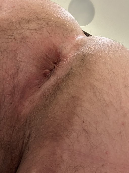 Spreading open for you https://t.co/vk0lmo0kVR