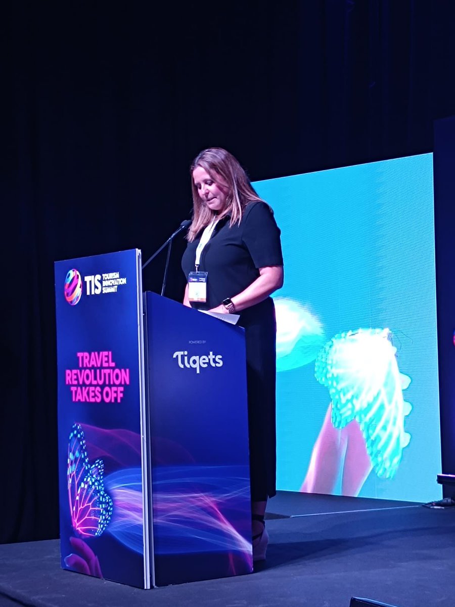 angiemorenoram's tweet photo. Hoy he presentado, en el marco del @tissevilla, nuestro modelo turístico, reconocido por @EU_Commission como Capital Europea de Turismo Inteligente.
Convirtamos la transferencia del conocimiento en la base de desarrollo turístico del futuro, porque #SharingisSmart https://t.co/z866GHLNLG