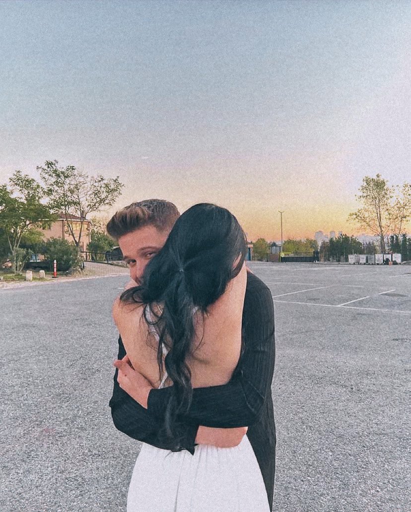 Aşk sizi yazıyormuş..✨🤍

• #OğNih #OğuzKekin #NihleKopan •