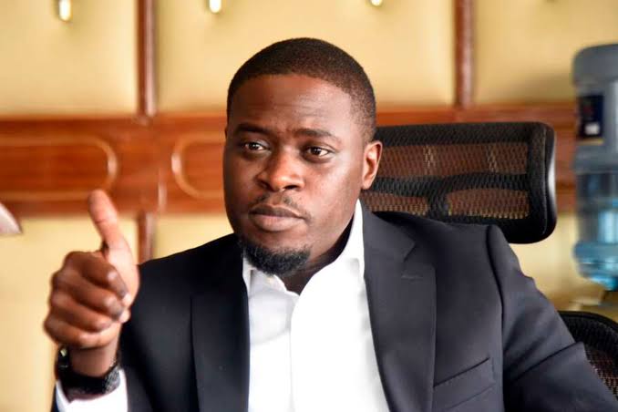 UDAPartyKe's tweet photo. Sakaja was elected on the UDA ticket.. but immediately after being elected, he went back home to Uhuru and Raila..

He kicked out everyone associated with UDA and appointed 90% Raila and Uhuru men in his team.

In addition, the MCAs who are supposed to monitor his activities are majority side Azimio...and they are silent because they are eating with Sakaja...

Had Sakaja remained with Ruto,the chaos we are seeing in Nairobi would not be there..

Look at UDA run Nakuru and Eldoret Cities.. very clean, organized and disciplined. 
These places are clean and organized because they listen to Doyen, mchapa kazi..

But because Sakaja defected to Azimio, Nairobi ina kaa Kibera, home to the party leader.

Nkt!!