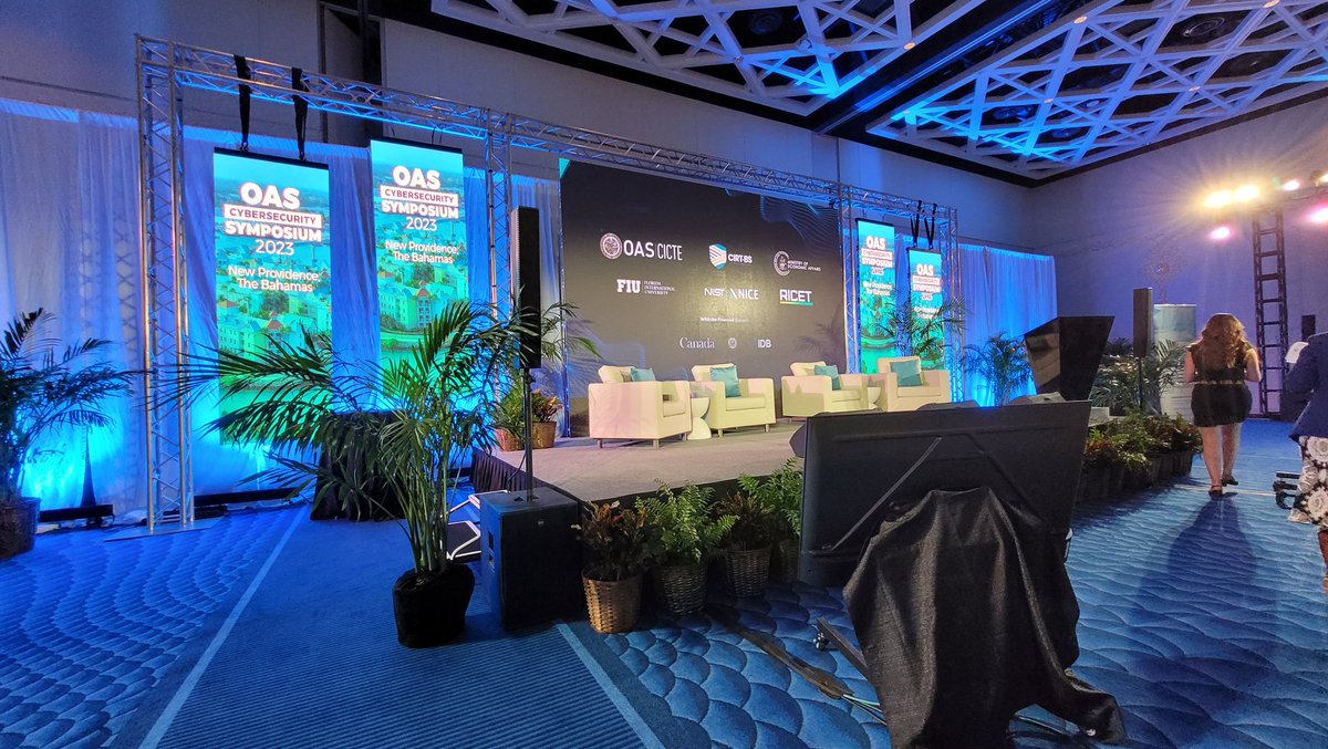 Fomantec's tweet photo. #OEACyberSimposio2023 muy buenos paneles el día de hoy, disfrutando de este evento https://t.co/iD7L22mbm1