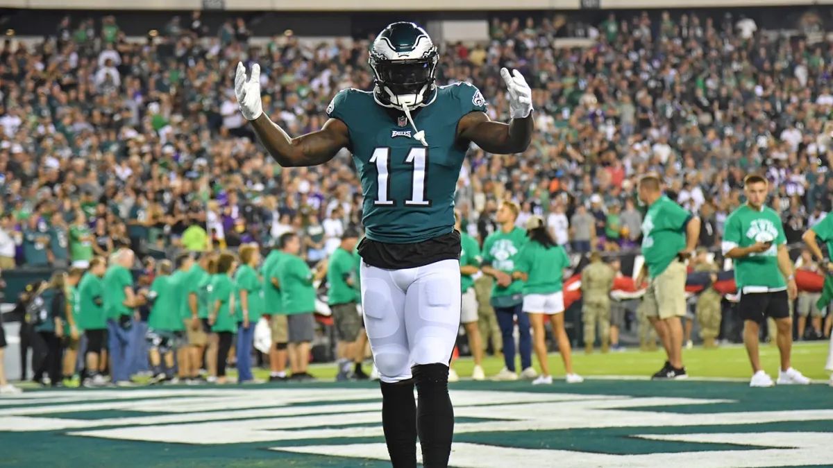 AJ Brown has set a new record for the Eagles with 4 consecutive games of 125+ yards. 

Since the 1970 merger, only Calvin Johnson in 2012 has had a longer streak with 5 games. 

#NFLStats #RecordBreaker