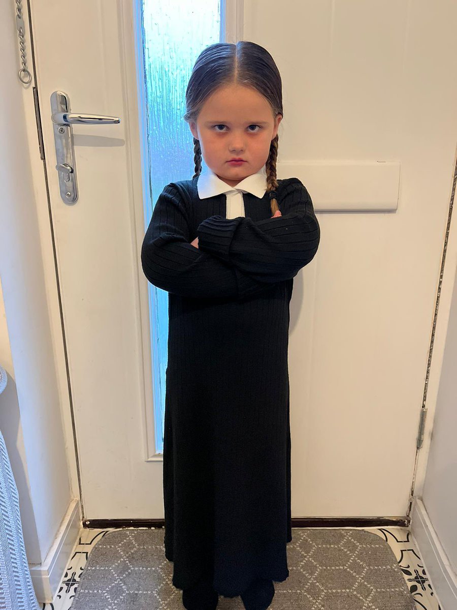 Sarahbird40's tweet photo. @RayRb1974 our granddaughter Lola going to her Halloween 🎃 👻💀party xx🎉 https://t.co/wTqXYBQDXt