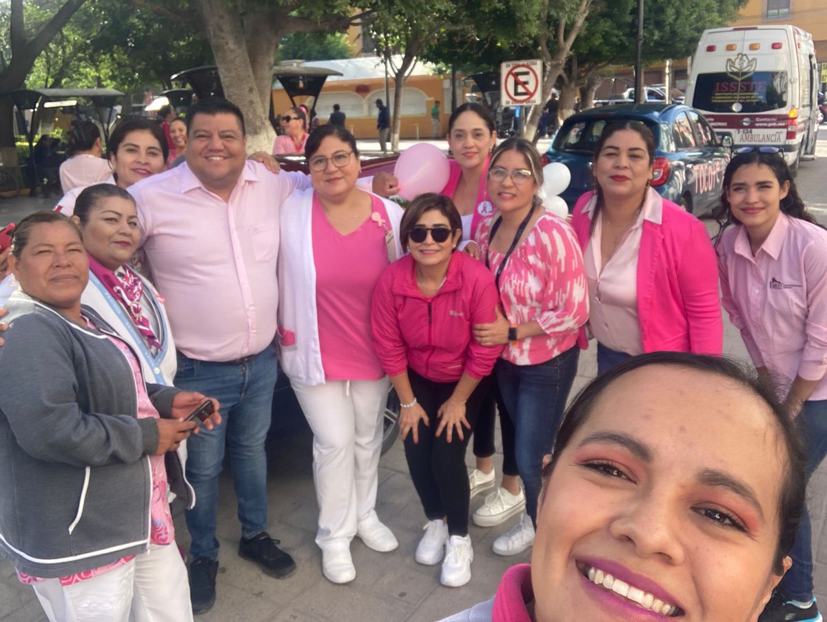 DurangoIssste's tweet photo. #cancerdemama #octubre Caravana de automóviles por las Ciudades de Gómez Palacio y Lerdo, #CMFLERDO #CHGOMEZPALACIO; con la participación del personal médico de enfermería, administrativos y Derechohabientes #ConcientizacionCancerdeMama
#NUEVOISSSTE 
#ISSSTEDGO #ISSSTEDurango https://t.co/m51iaAqEmM