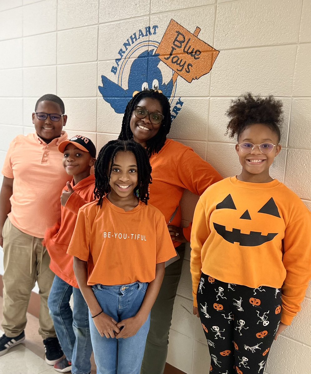 ErinTravers3's tweet photo. Unity Day with the @CPBarnhartES Anti-Bullying Club!
#UnityEveryDay
#BlueJaysDontBully
#CCPSUnityDay23 https://t.co/4ApTqa0X2q
