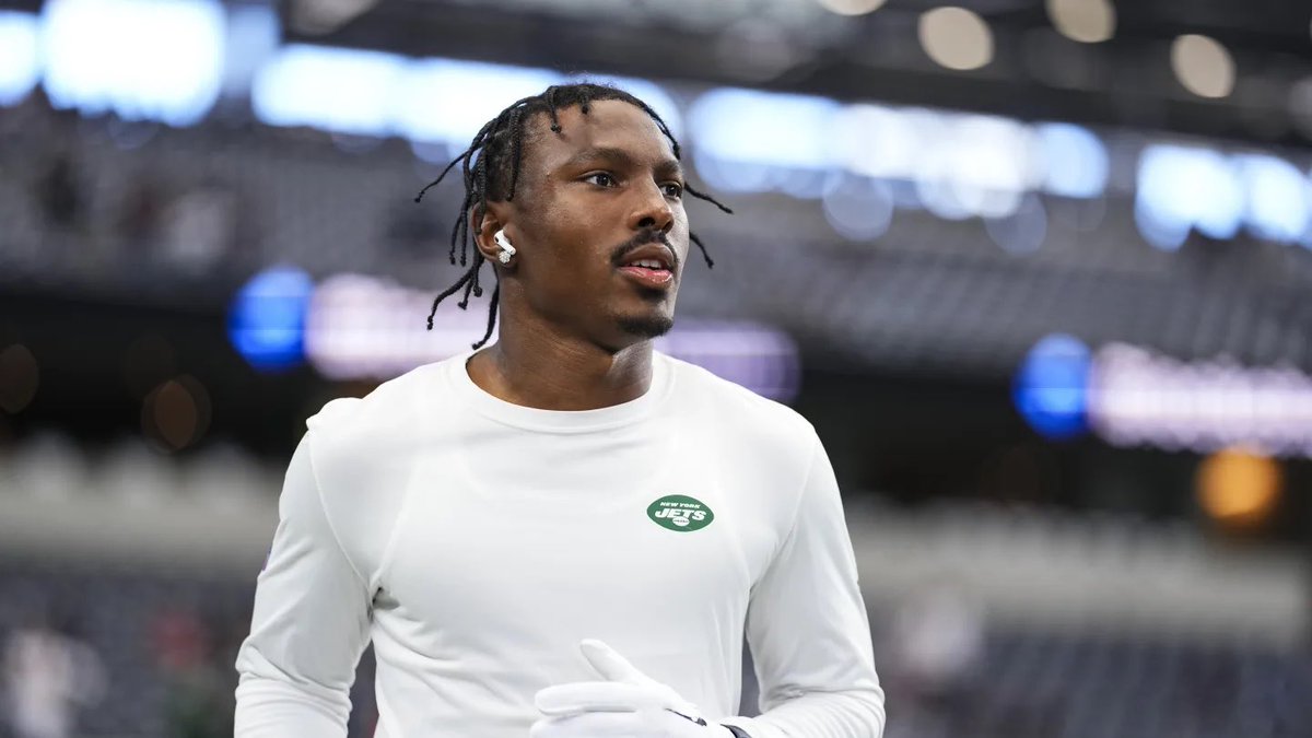 FantasySource_'s tweet photo. 🚨 TRADE ALERT 🚨 @nyjets are trading WR Mecole Hardman to the @Chiefs https://t.co/YAPysb7G8Q