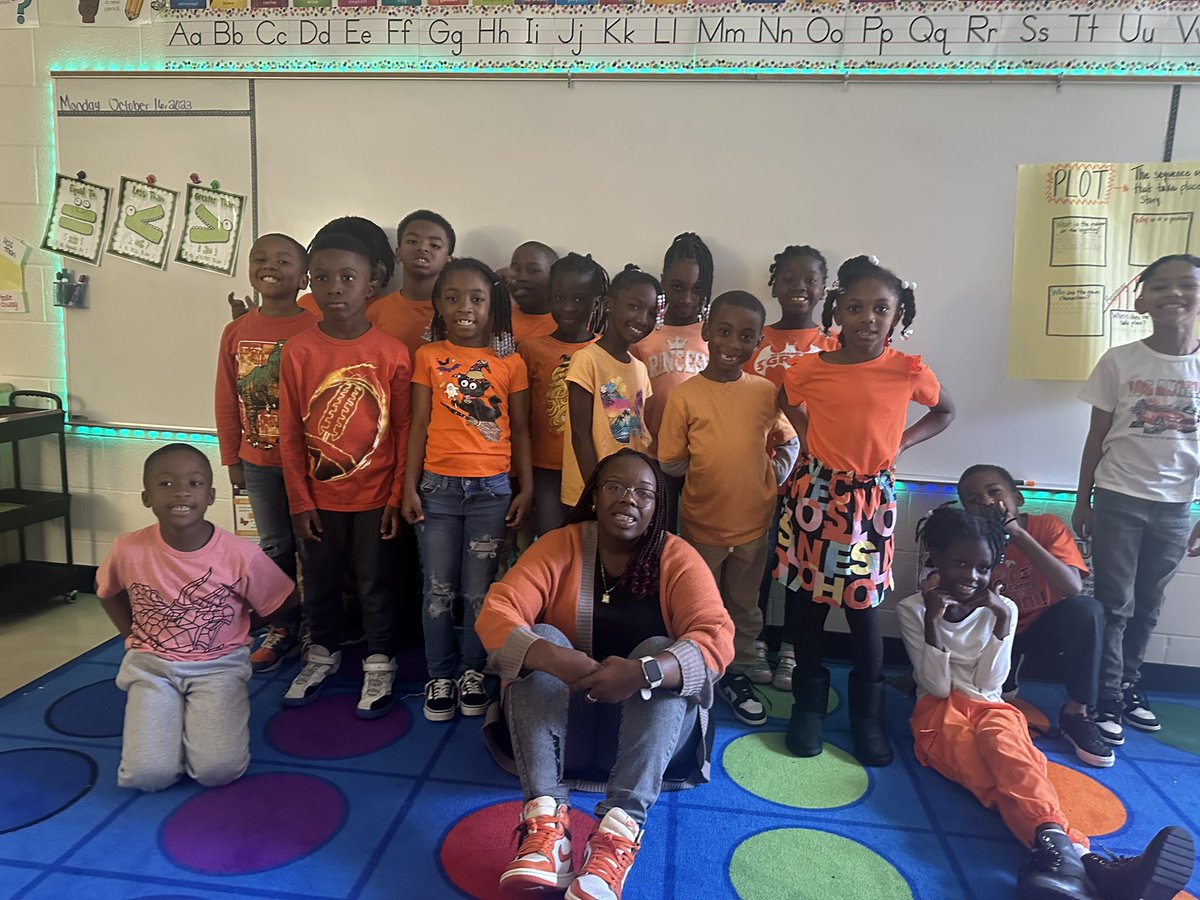 Unity Day means we wear orange in support of kindness, acceptance, and inclusion at <a href="/RedOakElemen/">Red Oak Elementary School</a>! <a href="/AusmoreT/">Jermaine T. Ausmore, Sr.</a> #AllTheWayUp