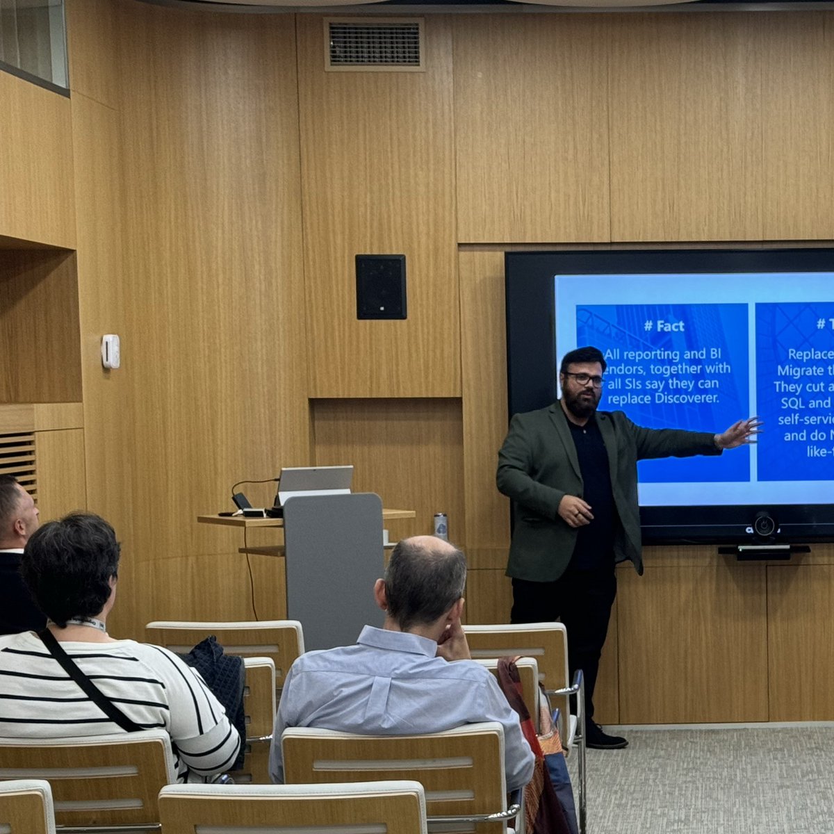 SplashBI tweet media