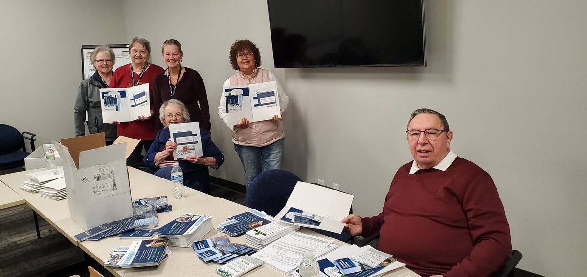 We ❤️ our volunteers! This wonderful crew is helping assemble packets for upcoming Medicare presentations during this busy open enrollment season. Thanks to all of the volunteers who make our outreach work possible! 🙏
