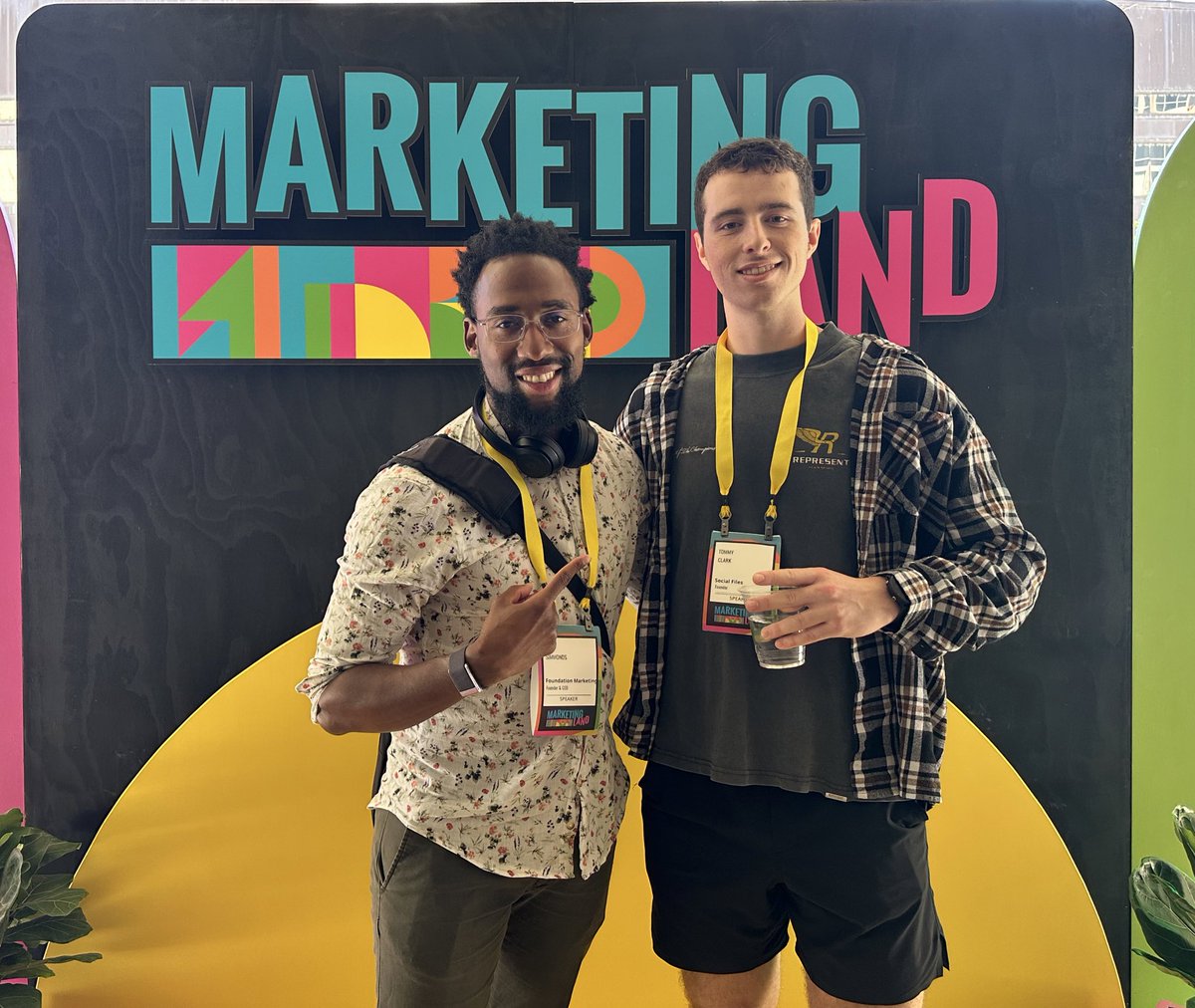 Nothing like going from pixels to flesh! Great to meet @TraceWall & @tclarkmedia at @workweekinc & @mktgmillennials’s Marketing land. 🔥 Awesome event.