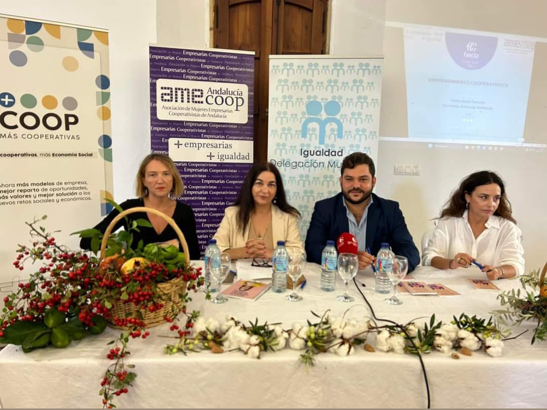 AMECOOP_'s tweet photo. @ArcosdelaFront6 @FAECTA_ @AndaluciaEScoop @AMCAEAndalucia @Coopsdetrabajo @EcoherenciaSCA Agradecemos al Ayuntamiento de Arcos de la Frontera su apoyo a la jornada y la presencia del alcalde, Miguel Rodríguez Rodríguez, y la delegada de Igualdad, María José Muñoz

#arcosdelafrontera #cooperativismo #MujeresRurales #AMECOOP @FAECTA_ @lenaznar10 @tanialaraalonso https://t.co/uBq5NP7l0e