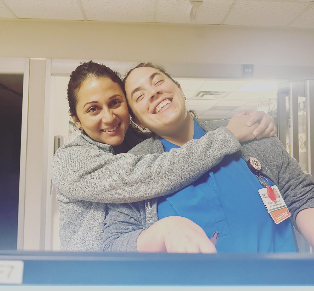 FAUmedIM (@faumedim) on Twitter photo Sharing some chiefly love between <a href="/BarruetoLuisa/">Luisa Barrueto, DO</a> and Bibi! 💙 #FAUmedIM #FAUmily #support #traininginparadise #internalmedicine #GME #residency 🦉🩺 Sharing some chiefly love between <a href="/BarruetoLuisa/">Luisa Barrueto, DO</a> and Bibi! 💙 #FAUmedIM #FAUmily #support #traininginparadise #internalmedicine #GME #residency 🦉🩺